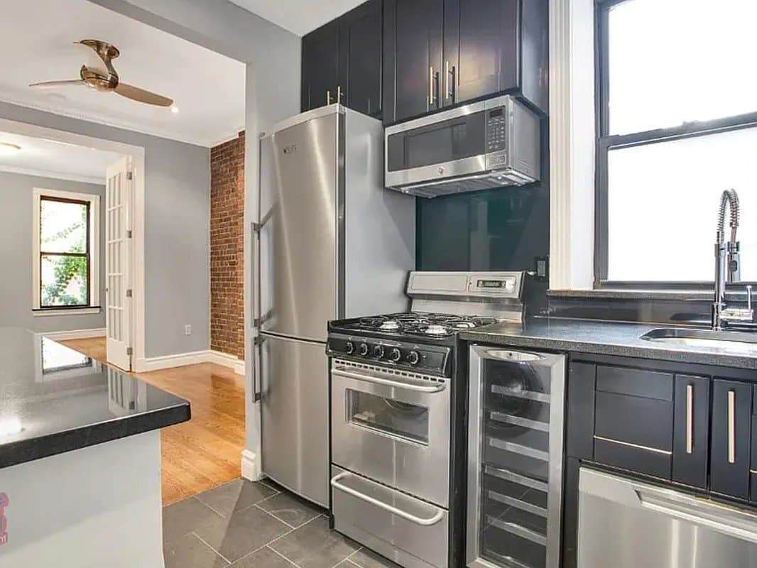 1 bed apartment at 722 Tenth Avenue, Unit 3A, Hell's Kitchen, photo 3 of 4