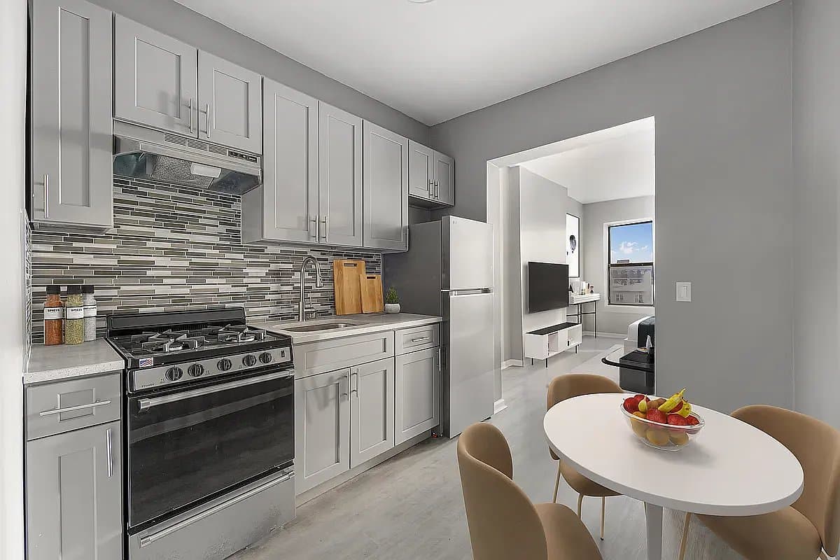 Studio apartment at 901 Dekalb Avenue, Unit 2, Bedford Stuyvesant, photo 3 of 4