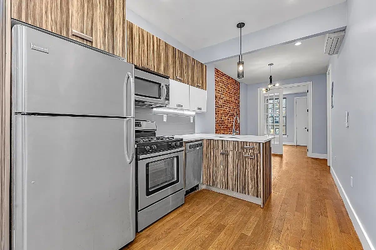 540 Bainbridge Street, photo 5