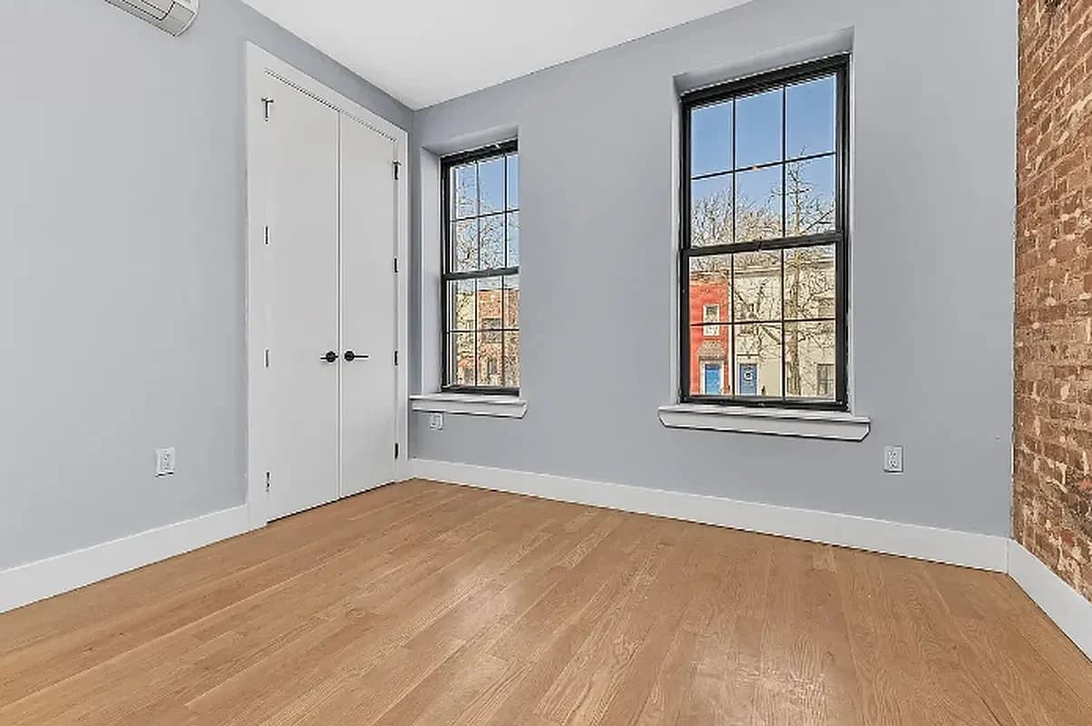 540 Bainbridge Street, photo 2