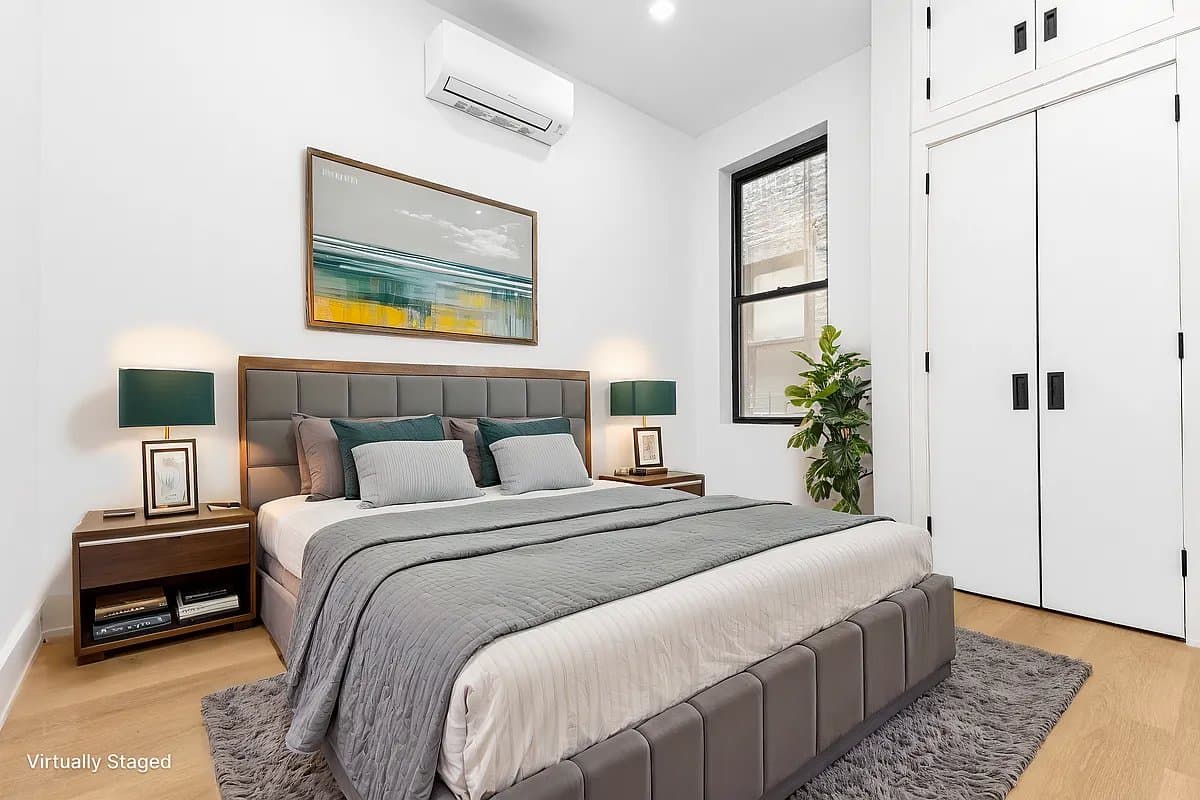 3 bed apartment at 425 West 57th Street, Unit 2H, Hell's Kitchen, photo 3 of 10