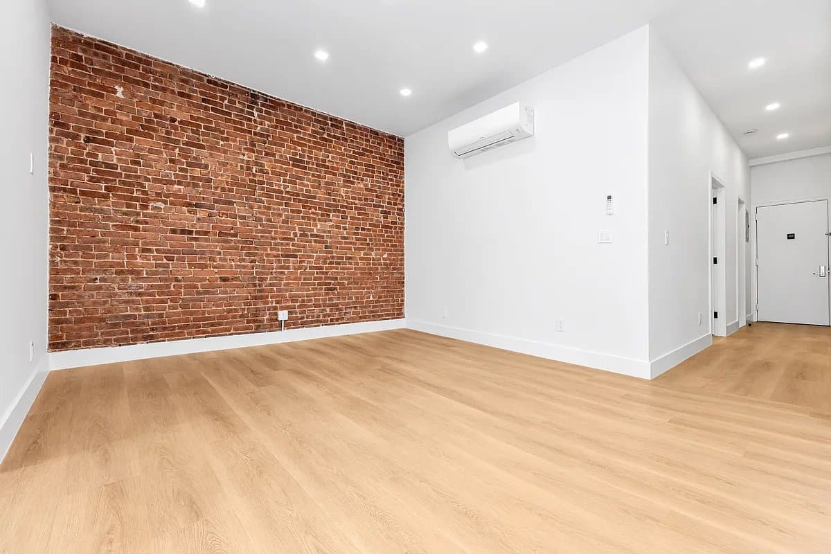 3 bed apartment at 425 West 57th Street, Unit 2H, Hell's Kitchen, photo 5 of 10