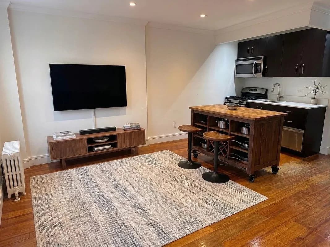 1 bed apartment at 118 East 4th Street, Unit 3B, East Village, photo 3 of 6