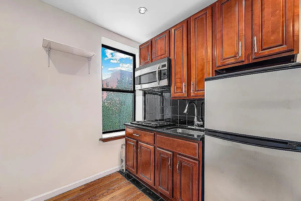 1 bed apartment at 619 East 5th Street, Unit 24, East Village, photo 3 of 6