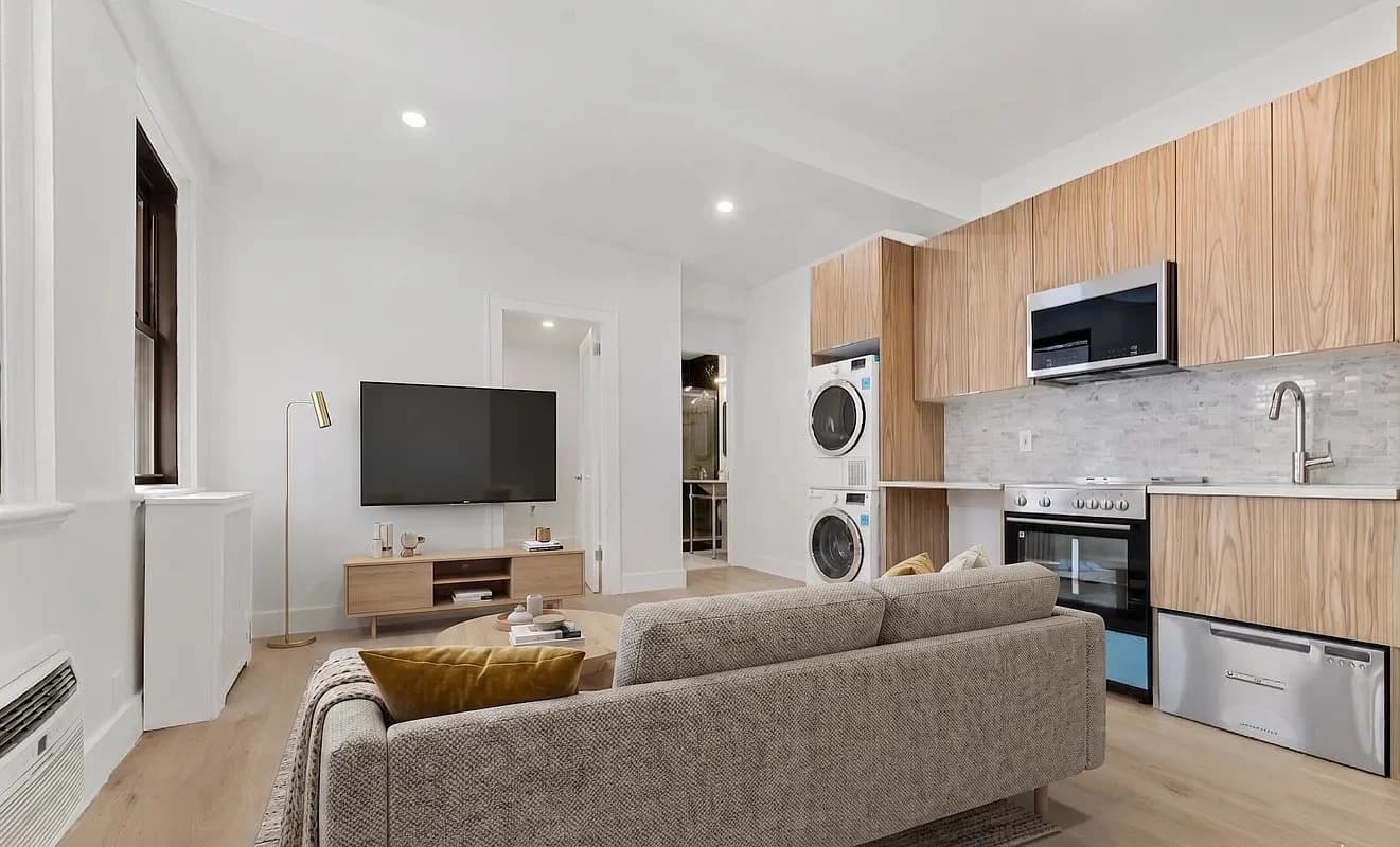 2 bed apartment at 138 East 38th Street, Unit 7A, Murray Hill, photo 1 of 8