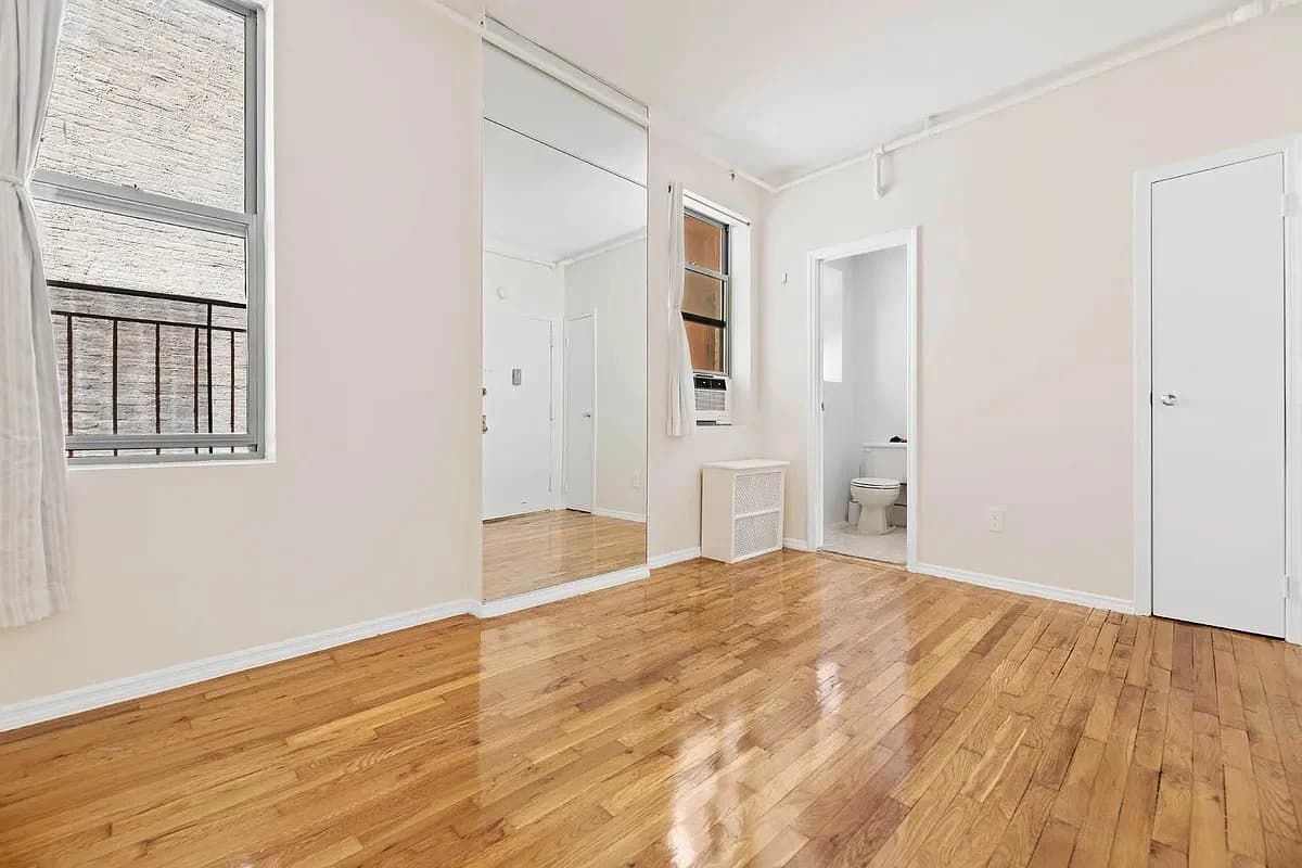 Studio apartment at 239 West 63rd Street, Unit 6D, Upper West Side, photo 1 of 6
