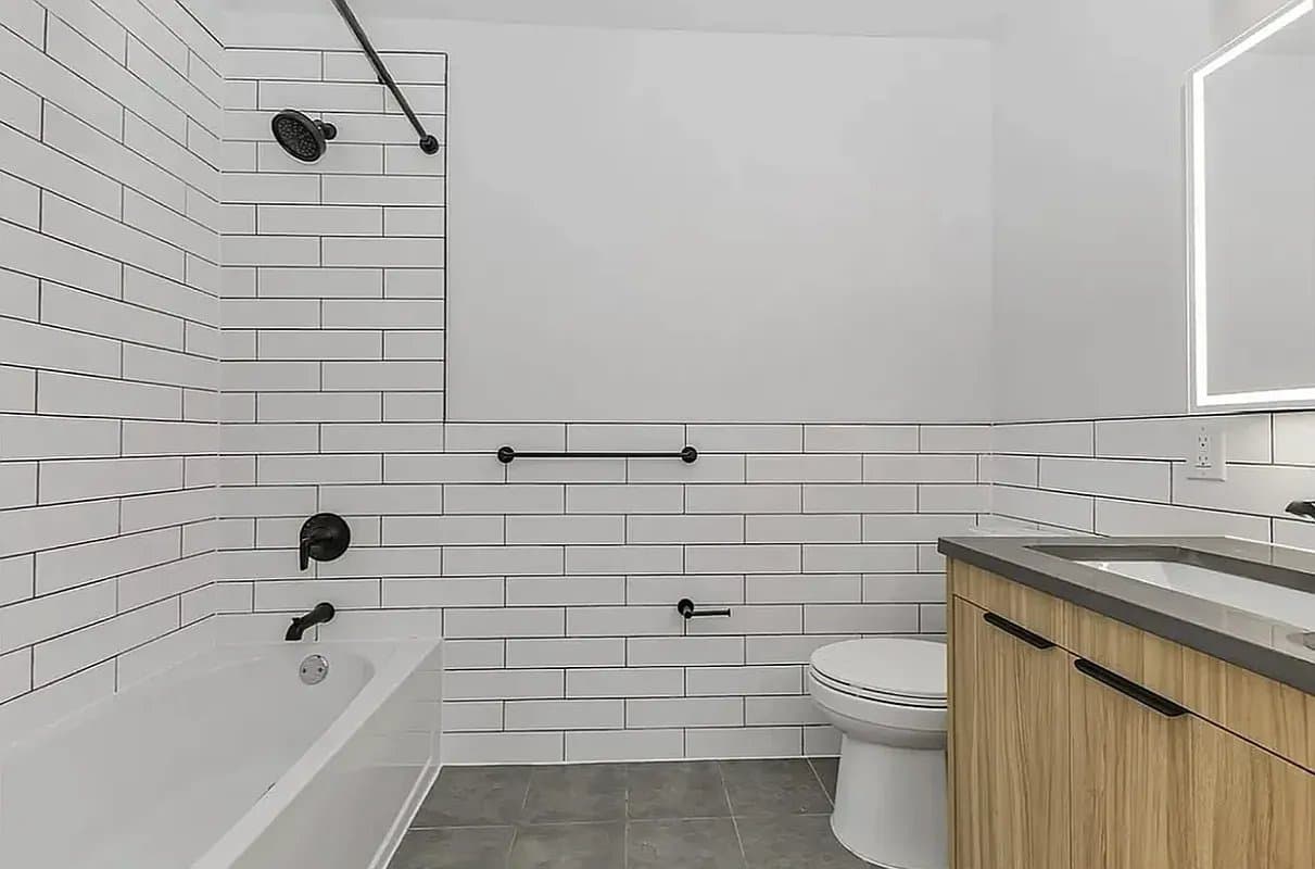 2 bed apartment at 394 East 8th Street, Unit PENTHOUSE, East Village, photo 5 of 6
