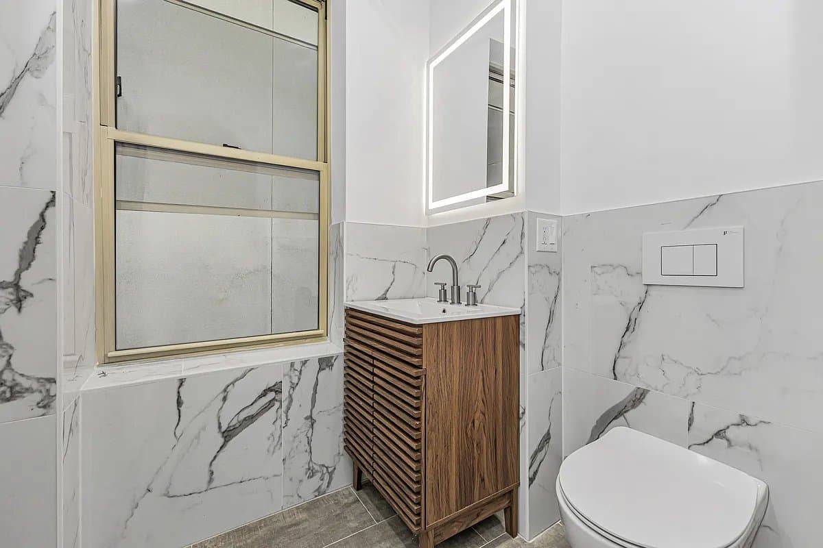 1 bed apartment at 246 East 53rd Street, Unit 3B, Midtown East, photo 5 of 5