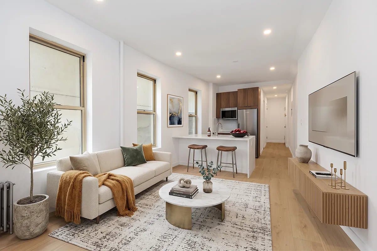 1 bed apartment at 246 East 53rd Street, Unit 3B, Midtown East, photo 1 of 5