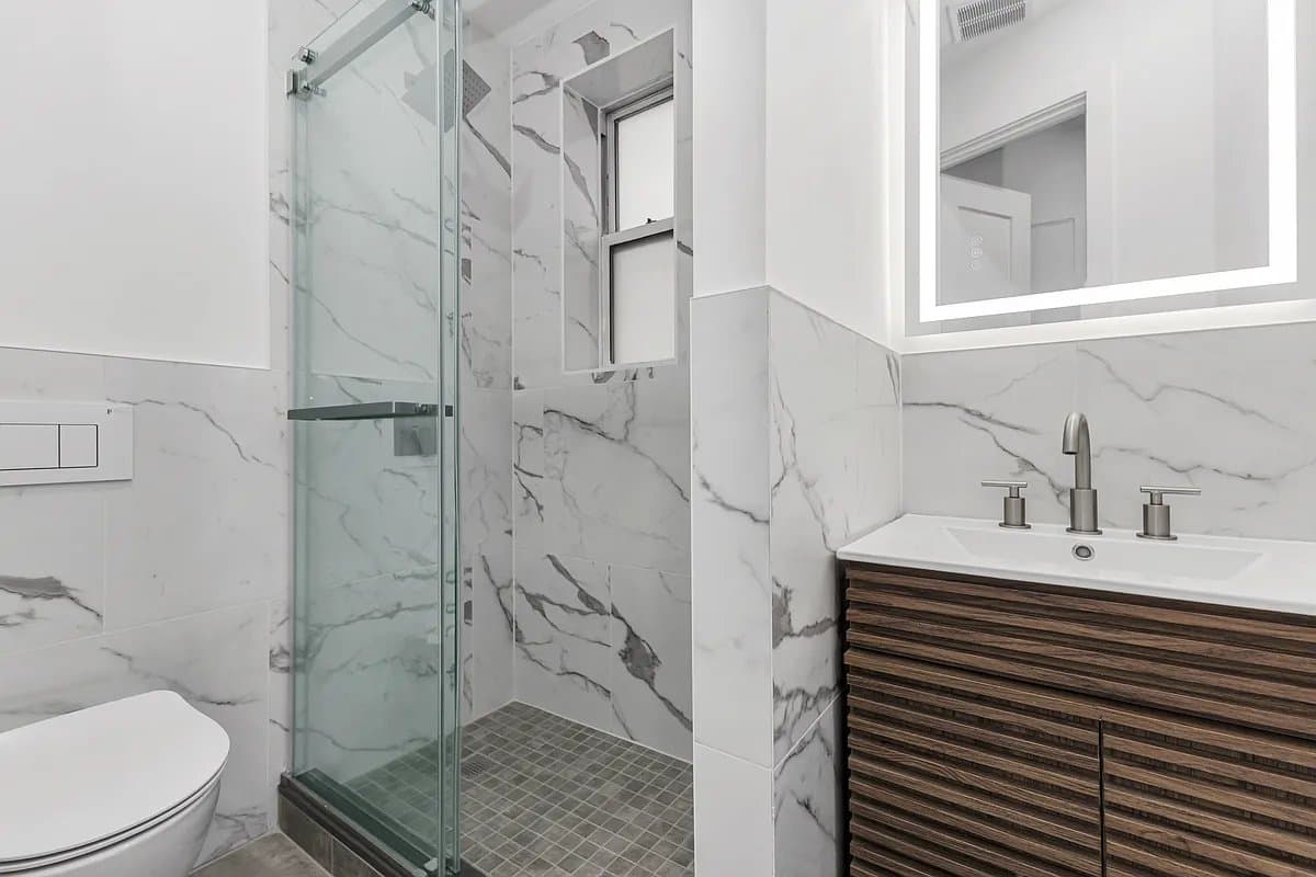 2 bed apartment at 246 East 53rd Street, Unit 4C, Midtown East, photo 2 of 5