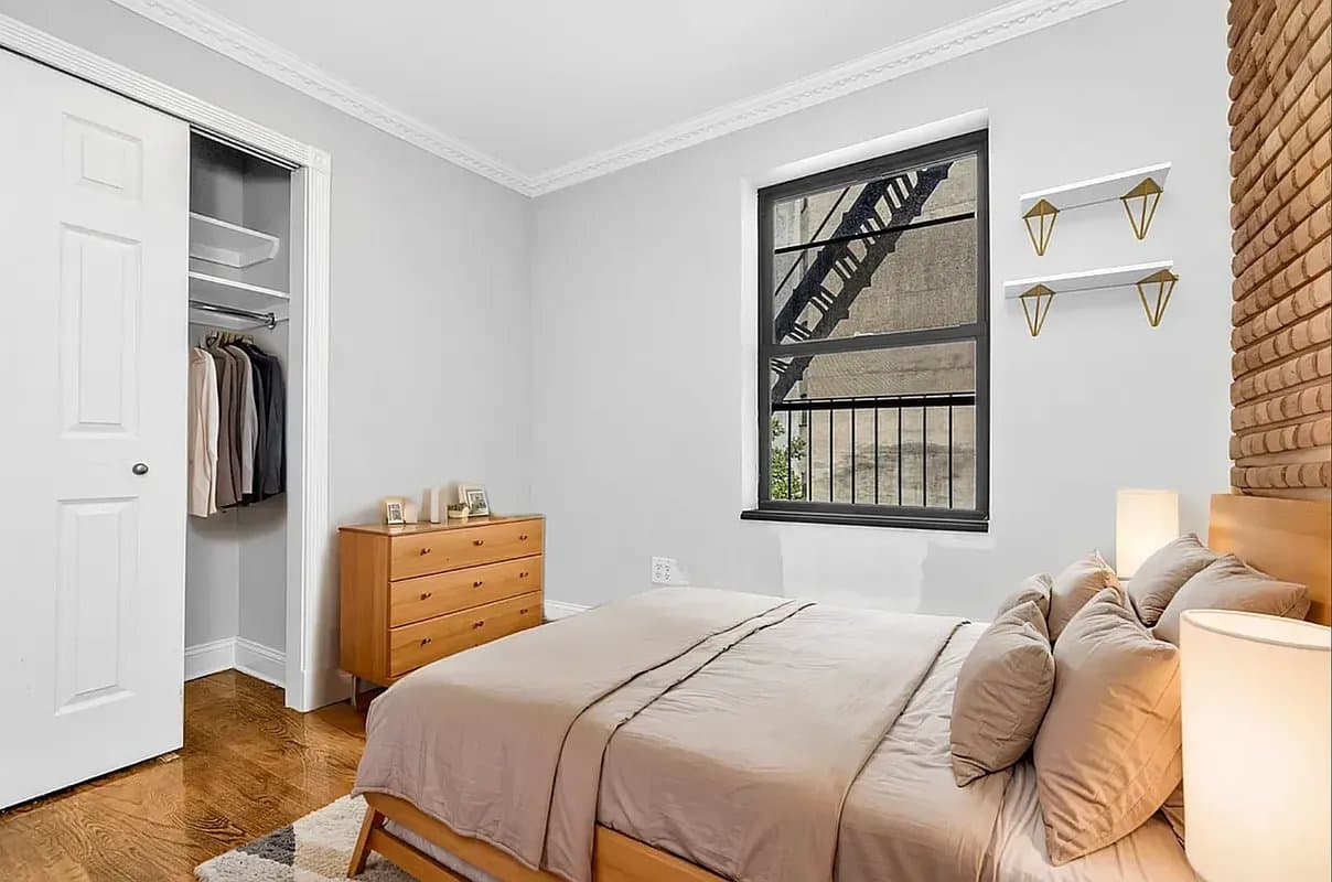4 bed apartment at 127 East 7th Street, Unit 1W, East Village, photo 3 of 8