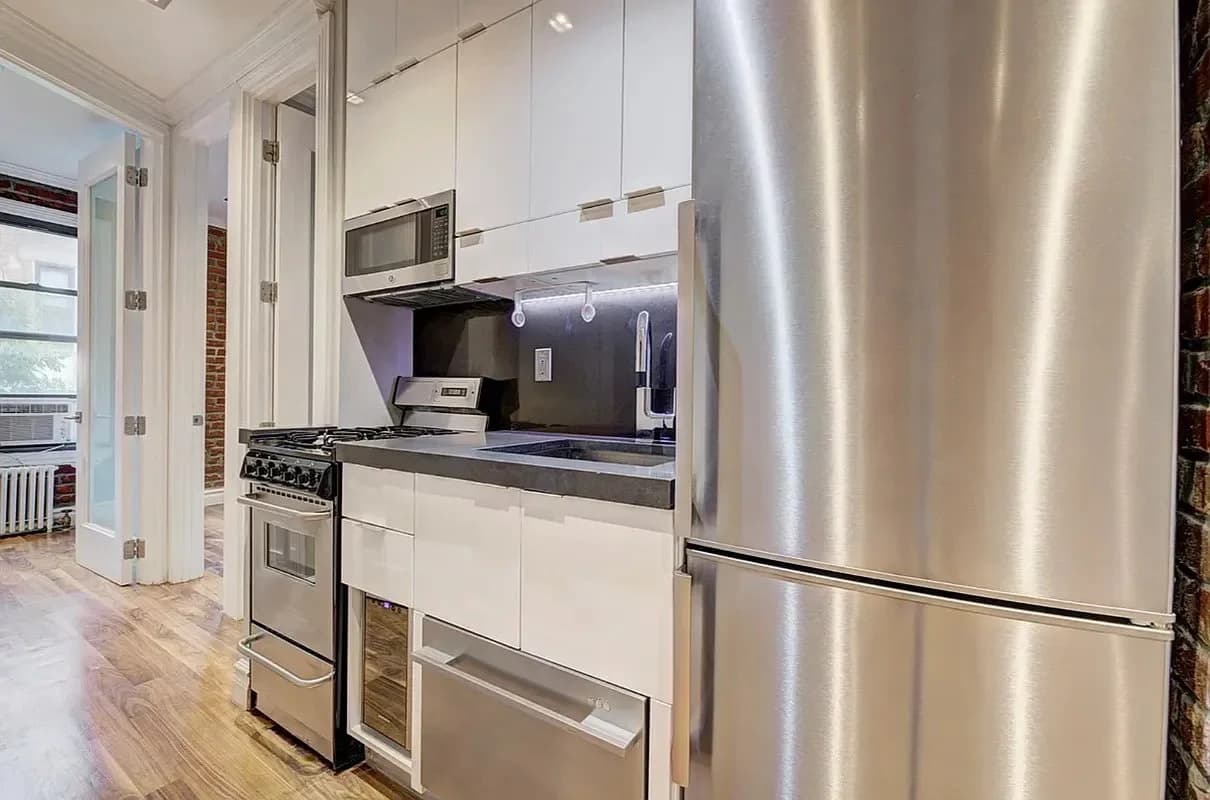 4 bed apartment at 127 East 7th Street, Unit 1W, East Village, photo 6 of 8
