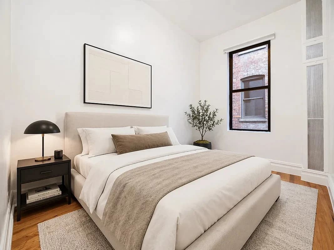 3 bed apartment at 160 Waverly Place, Unit 10, West Village, photo 4 of 4