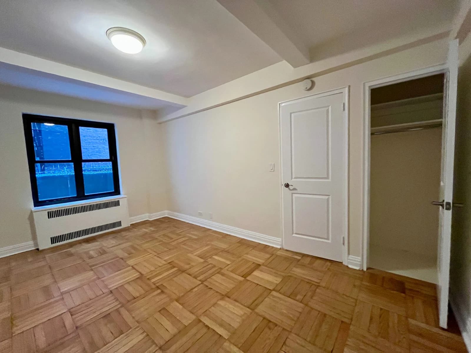 1 bed apartment at 141 E 56th St, Unit 3C, Midtown East, photo 3 of 8