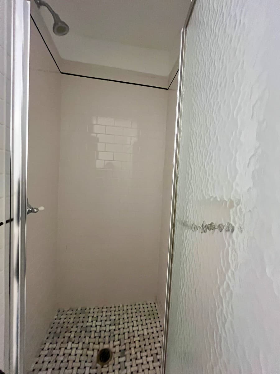 1 bed apartment at 141 E 56th St, Unit 3C, Midtown East, photo 7 of 8