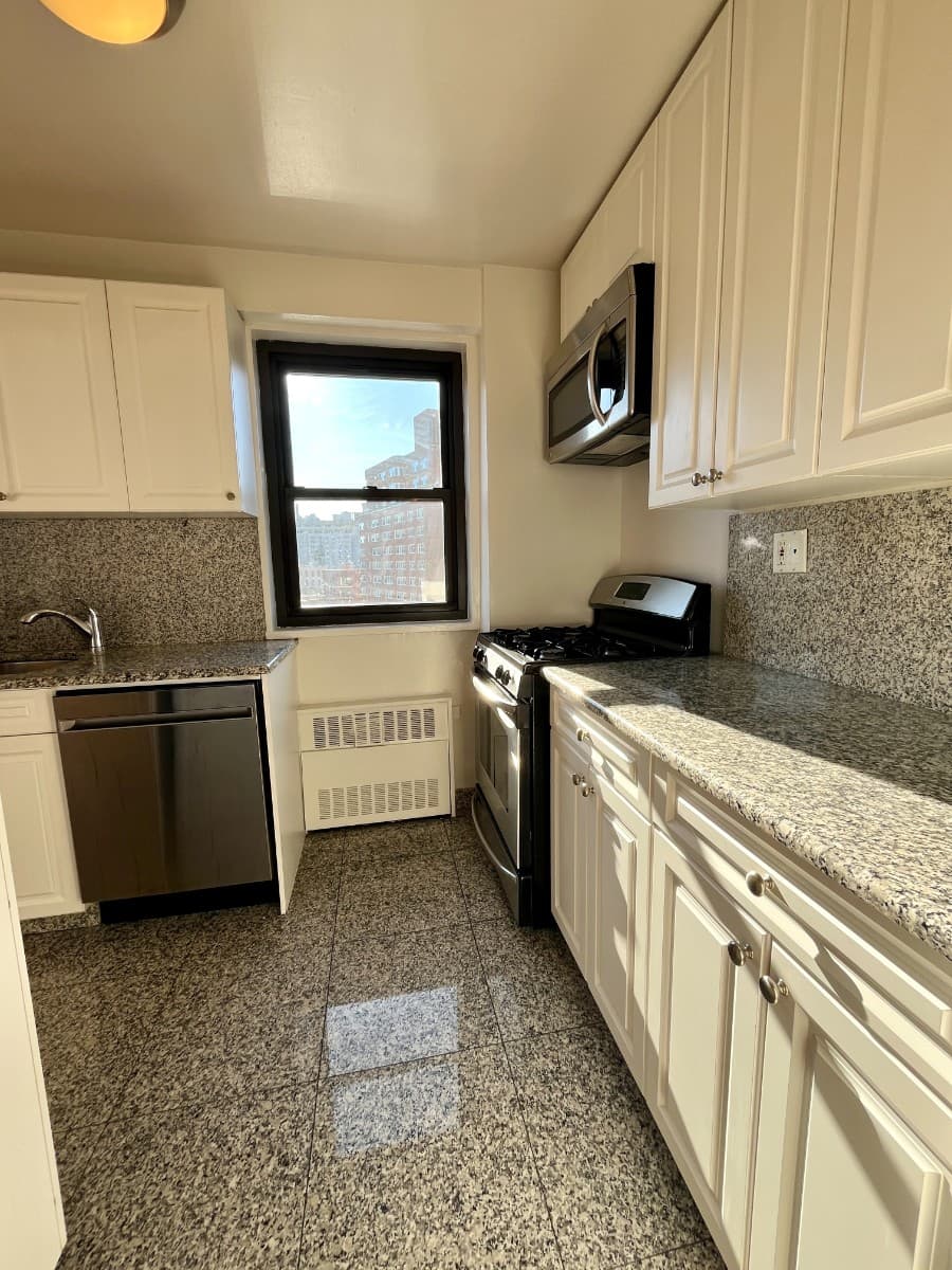 1 bed apartment at 145 Fourth Avenue, Unit 14H, East Village, photo 3 of 5