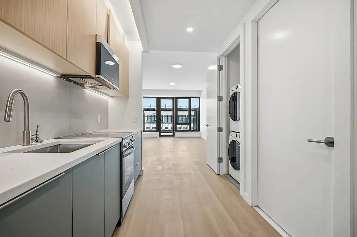 Studio apartment at 2363 Bedford Avenue, Unit 707B, Flatbush, photo 3 of 7