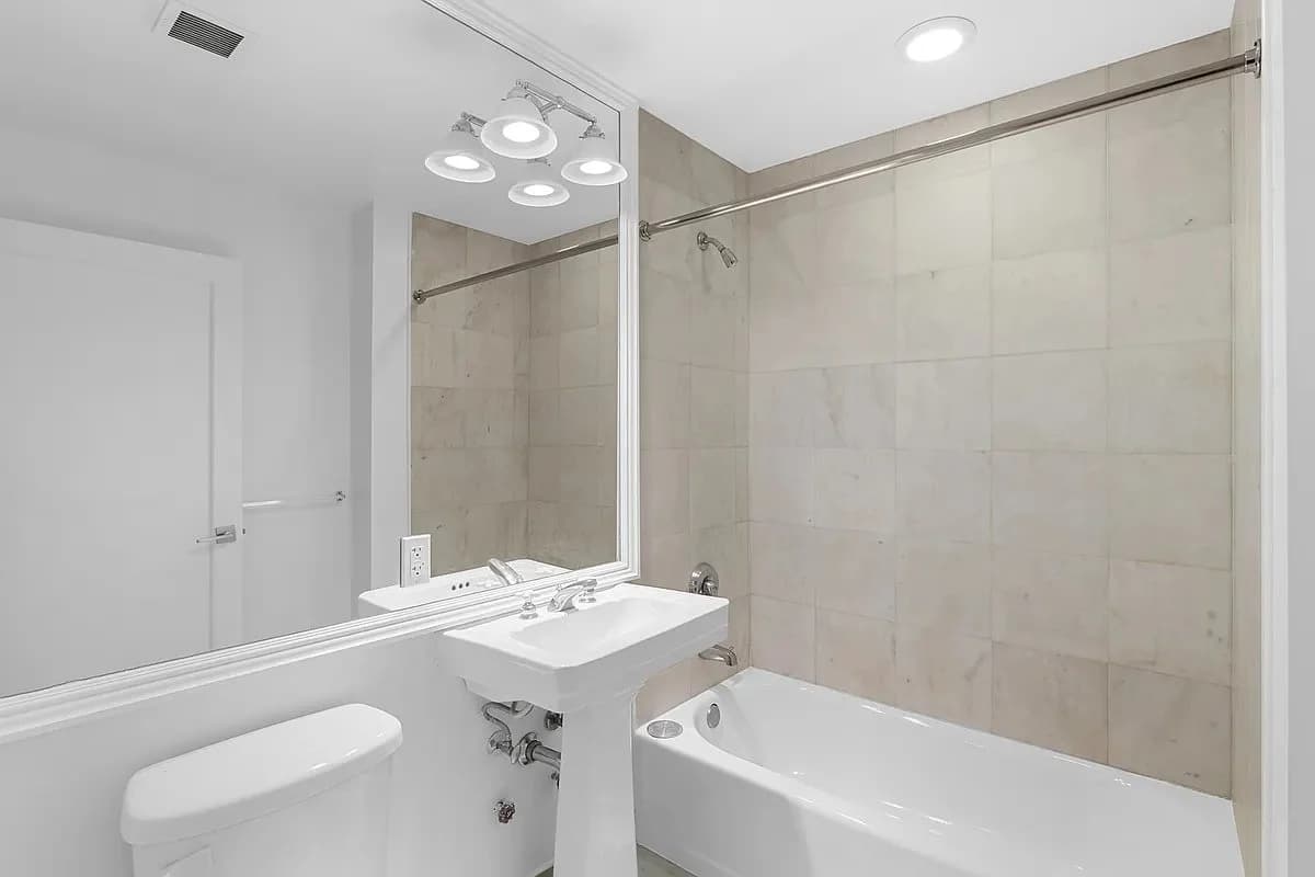 1 bed apartment at 114 Ridge Street, Unit 6F, Lower East Side, photo 4 of 8