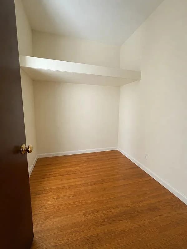 305 East 105th Street, photo 4