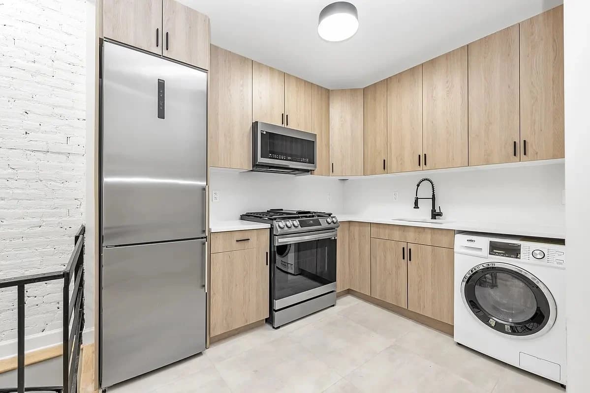 1 bed apartment at 227 West 20th Street, Unit 1C, Chelsea, photo 5 of 6