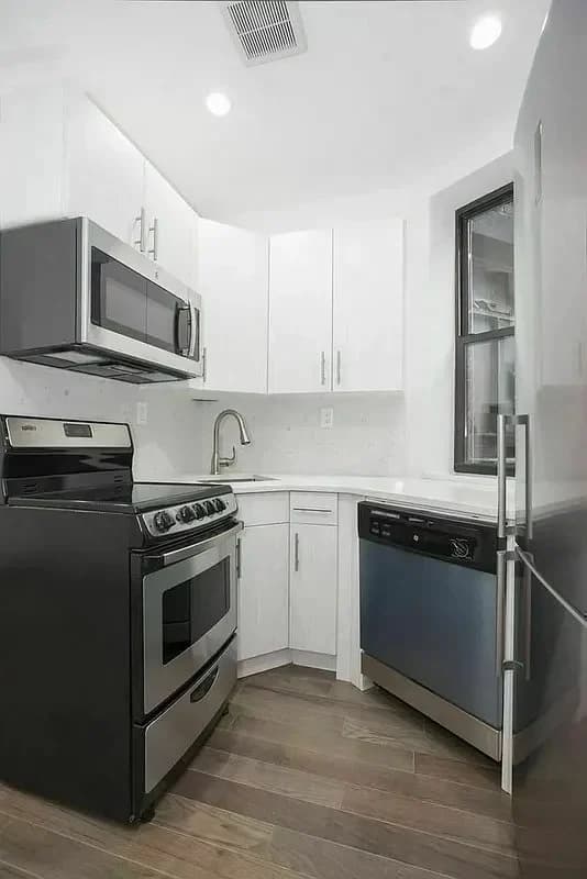 19 Eldridge Street, photo 2