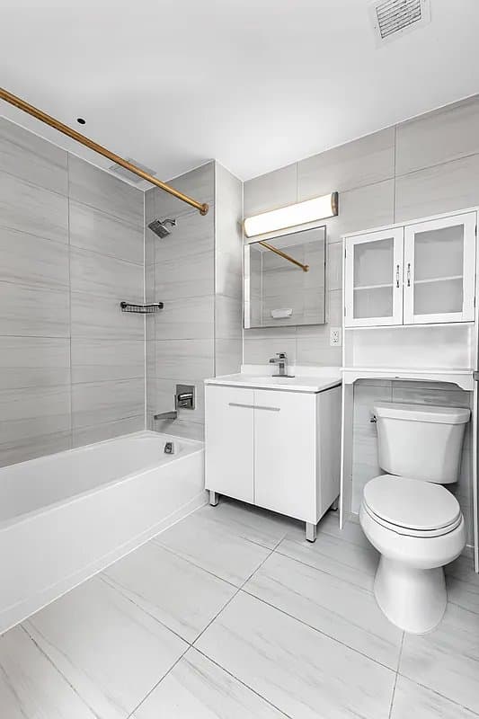 Studio apartment at 91-09 Roosevelt Avenue, Unit 609B, Jackson Heights, photo 3 of 9