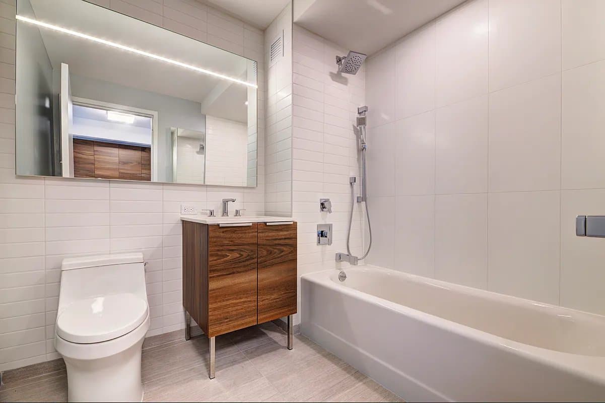 Studio apartment at 171 Suffolk Street, Unit 6J, Lower East Side, photo 4 of 5