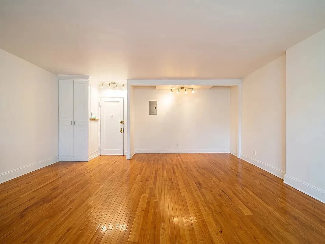 Studio apartment at 51 West 88th Street, Unit 1B, Upper West Side, photo 3 of 8