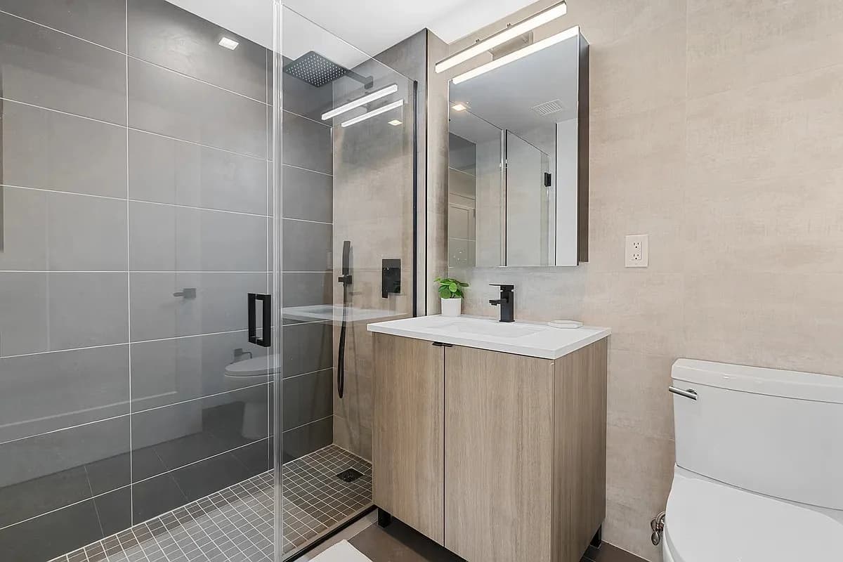 2 bed apartment at 63 Pitt Street, Unit 9E, Lower East Side, photo 6 of 6