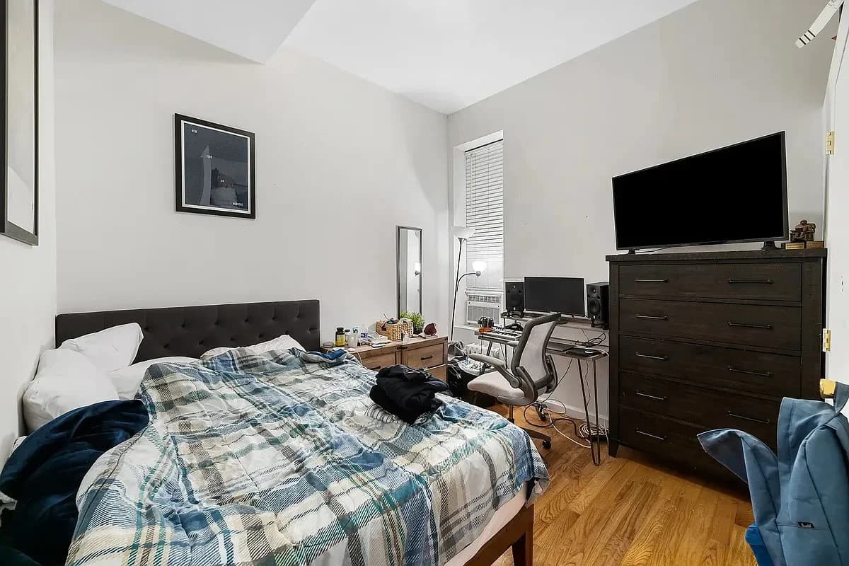 2 bed apartment at 220 Sullivan Street, Unit 1D, Greenwich Village, photo 3 of 6