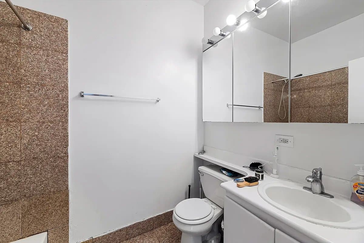 2 bed apartment at 220 Sullivan Street, Unit 1D, Greenwich Village, photo 6 of 6