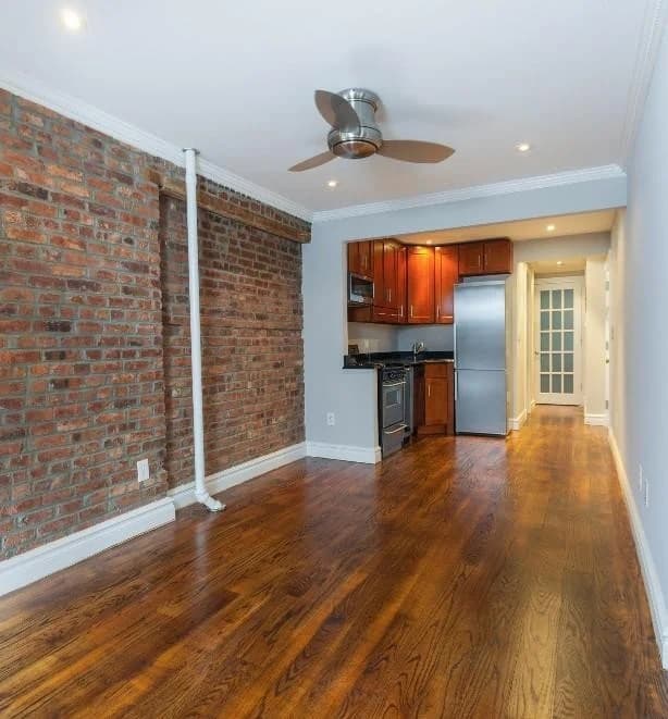 147 Avenue A, photo 2