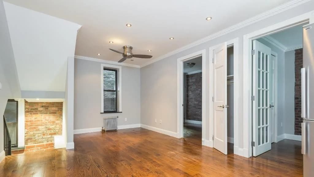 5 bed apartment at 147 Avenue A, Unit 1R, East Village, photo 1 of 8