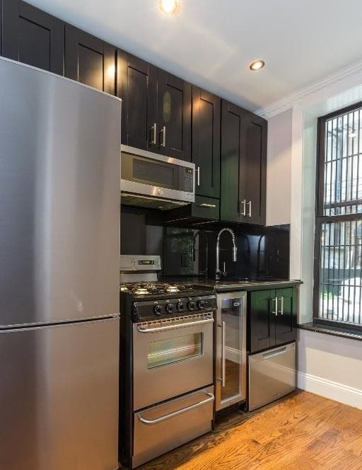 5 bed apartment at 147 Avenue A, Unit 1R, East Village, photo 5 of 8
