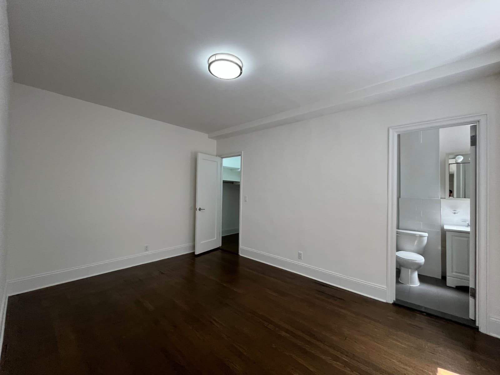 1 bed apartment at 140 E 46th St, Unit 7K, Midtown East, photo 6 of 8