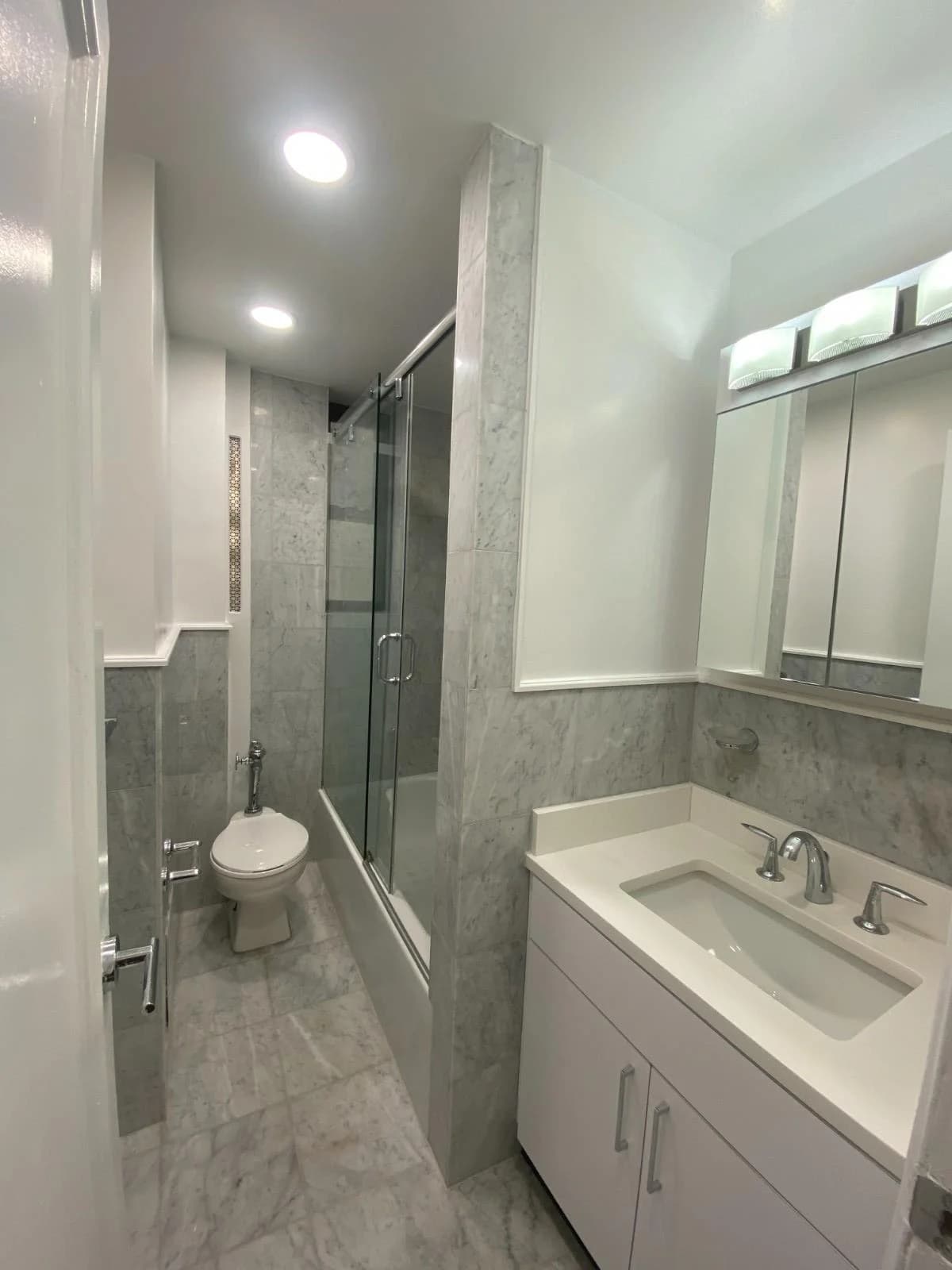 1 bed apartment at 25 West 68th Street, Unit 8D, Upper West Side, photo 4 of 5