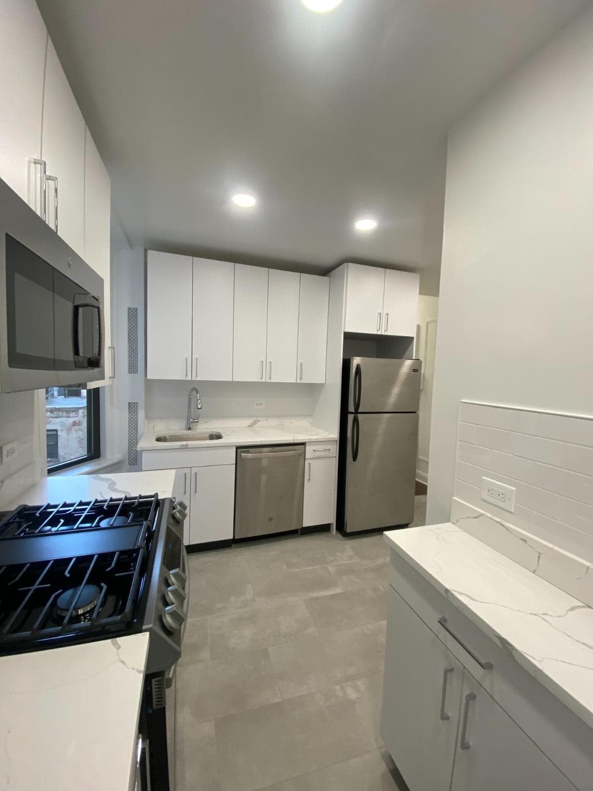 1 bed apartment at 25 West 68th Street, Unit 8H, Upper West Side, photo 3 of 5