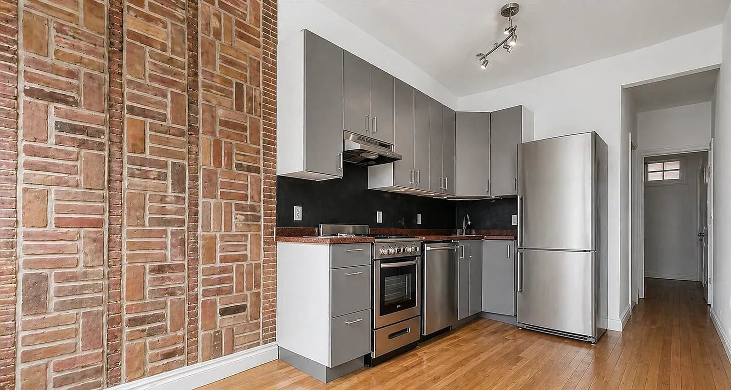 3 bed apartment at 105 Wilson Avenue, Unit 2F, Bushwick, photo 3 of 4