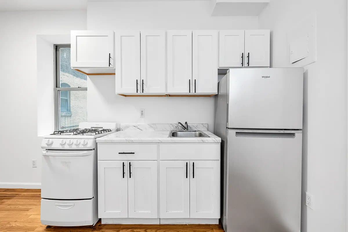 1 bed apartment at 247 West 63rd Street, Unit 1G, Upper West Side, photo 4 of 8