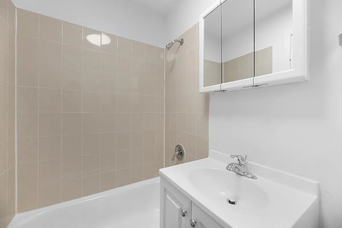 1 bed apartment at 247 West 63rd Street, Unit 1G, Upper West Side, photo 6 of 8