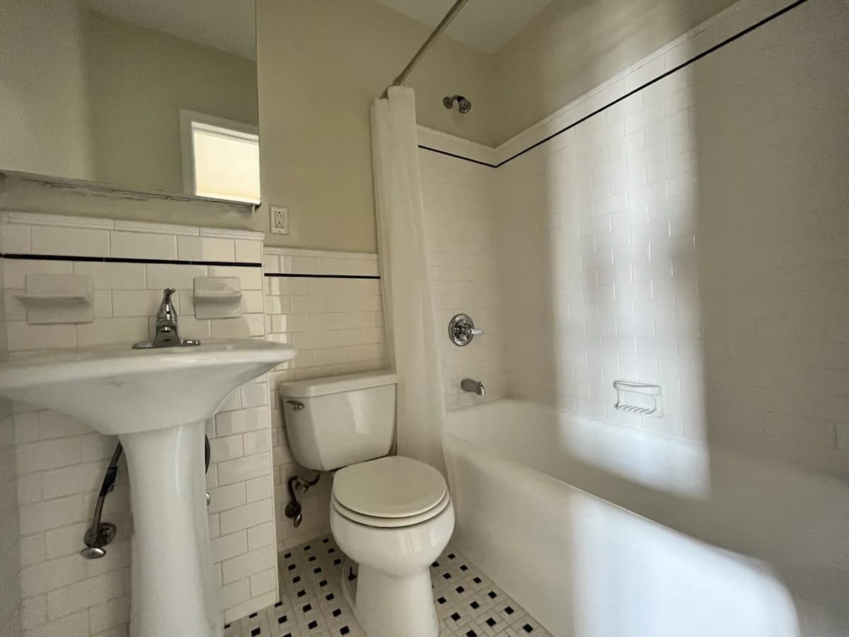 166 Second Avenue, photo 4
