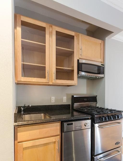 1 bed apartment at 42 Avenue B, Unit 5, East Village, photo 6 of 8
