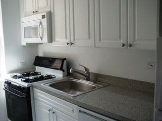 850 Amsterdam Ave, photo 3