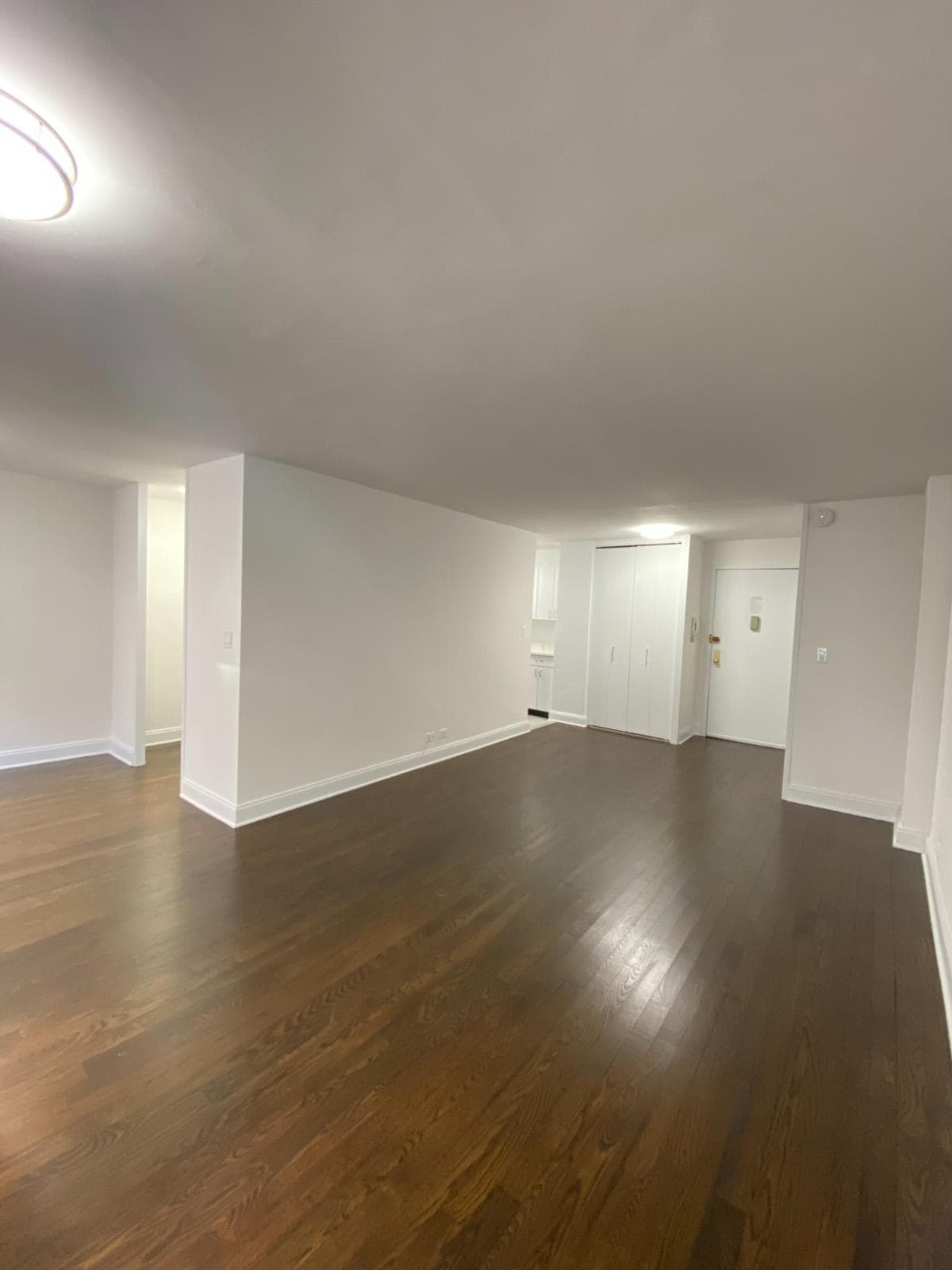 Studio apartment at 96 Fifth Avenue, Unit 5E, Union Square, photo 2 of 9