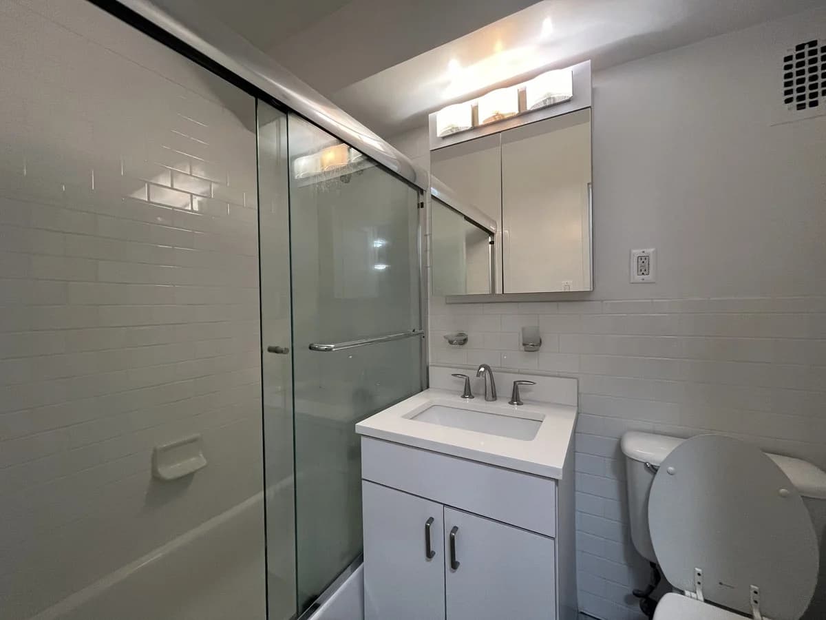 2 bed apartment at 405 East 56th Street, Unit 3D, Midtown East, photo 6 of 7