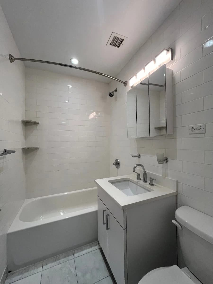 1 bed apartment at 405 East 56th Street, Unit 10B, Midtown East, photo 6 of 7
