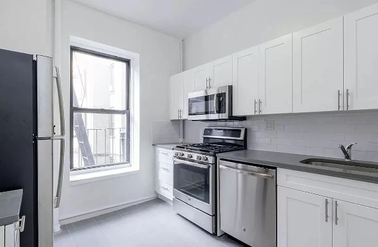 4 bed apartment at 6 West 107th Street, Unit 3D, Upper West Side, photo 4 of 5