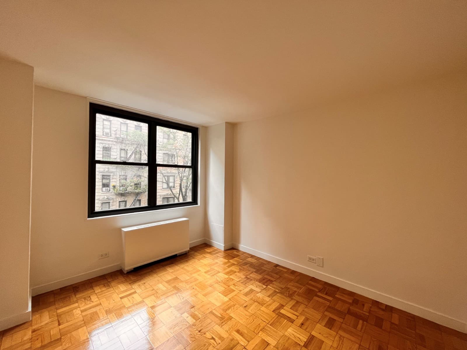 1 bed apartment at 333 E 49th St, Unit 1N, Midtown East, photo 1 of 8