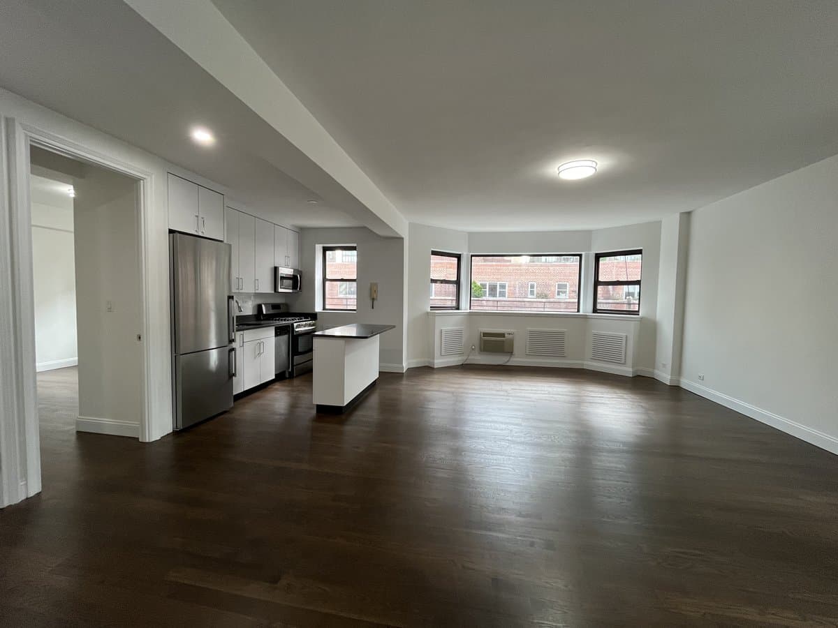 2 bed apartment at 20 Beekman PL, Unit 8B, Midtown East, photo 9 of 21