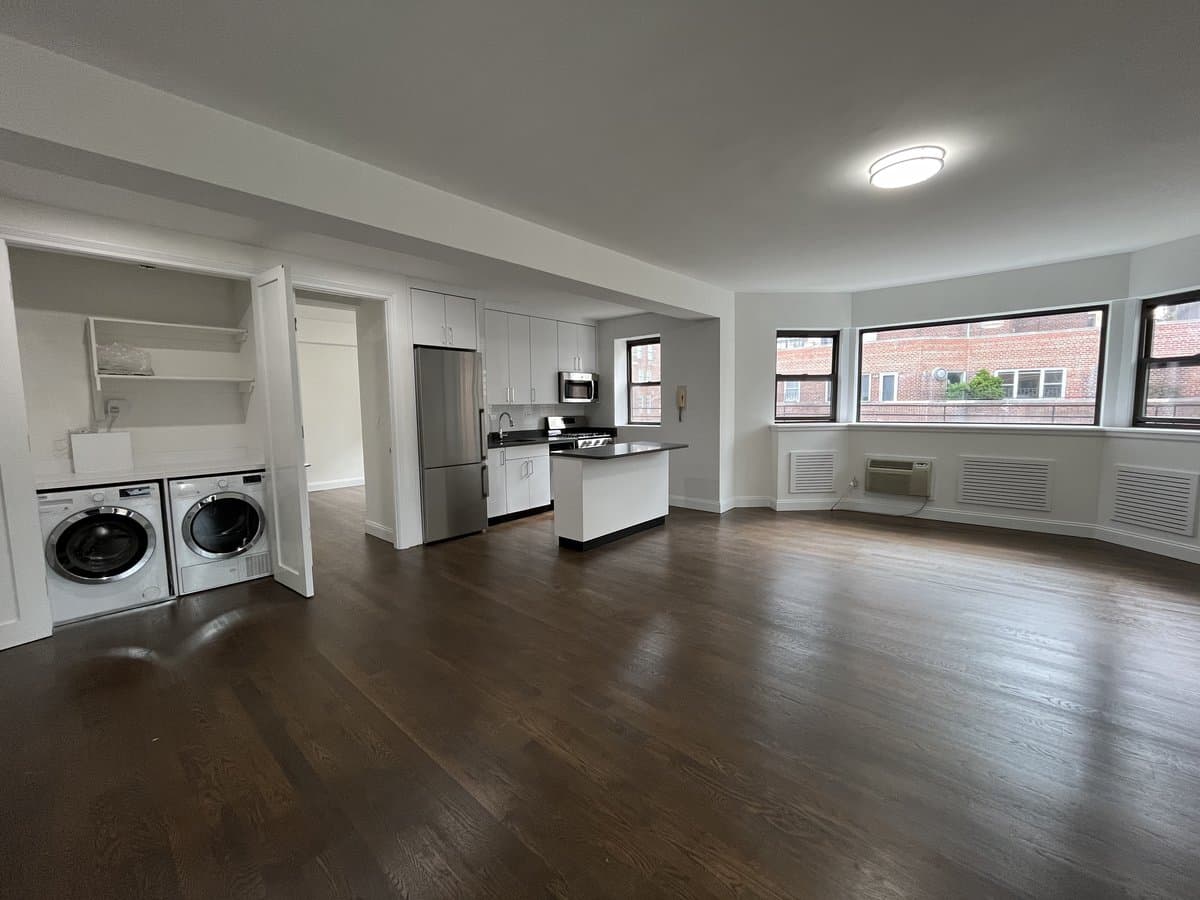 2 bed apartment at 20 Beekman PL, Unit 8B, Midtown East, photo 10 of 21